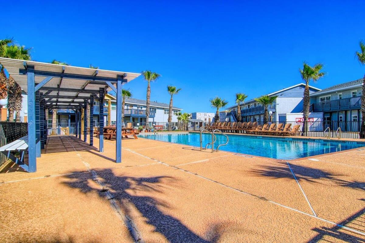 Captain Quarter'S 1 Bedrm Unit At Sea Isle Village Порт Арансас Екстериор снимка