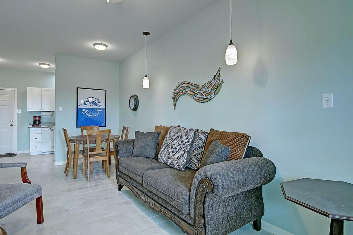 Captain Quarter'S 1 Bedrm Unit At Sea Isle Village Порт Арансас Екстериор снимка
