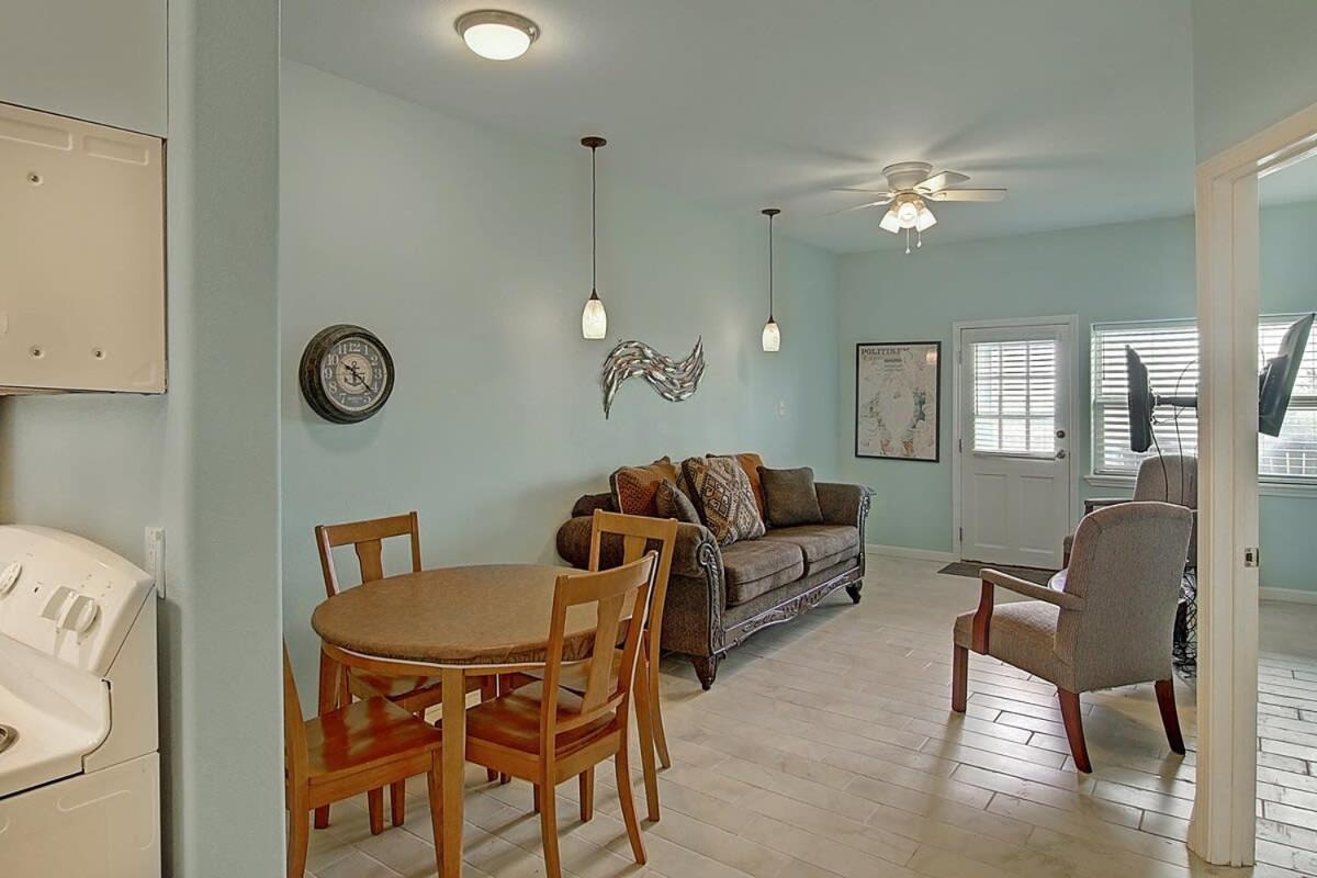 Captain Quarter'S 1 Bedrm Unit At Sea Isle Village Порт Арансас Екстериор снимка