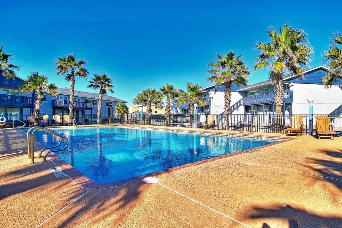 Captain Quarter'S 1 Bedrm Unit At Sea Isle Village Порт Арансас Екстериор снимка