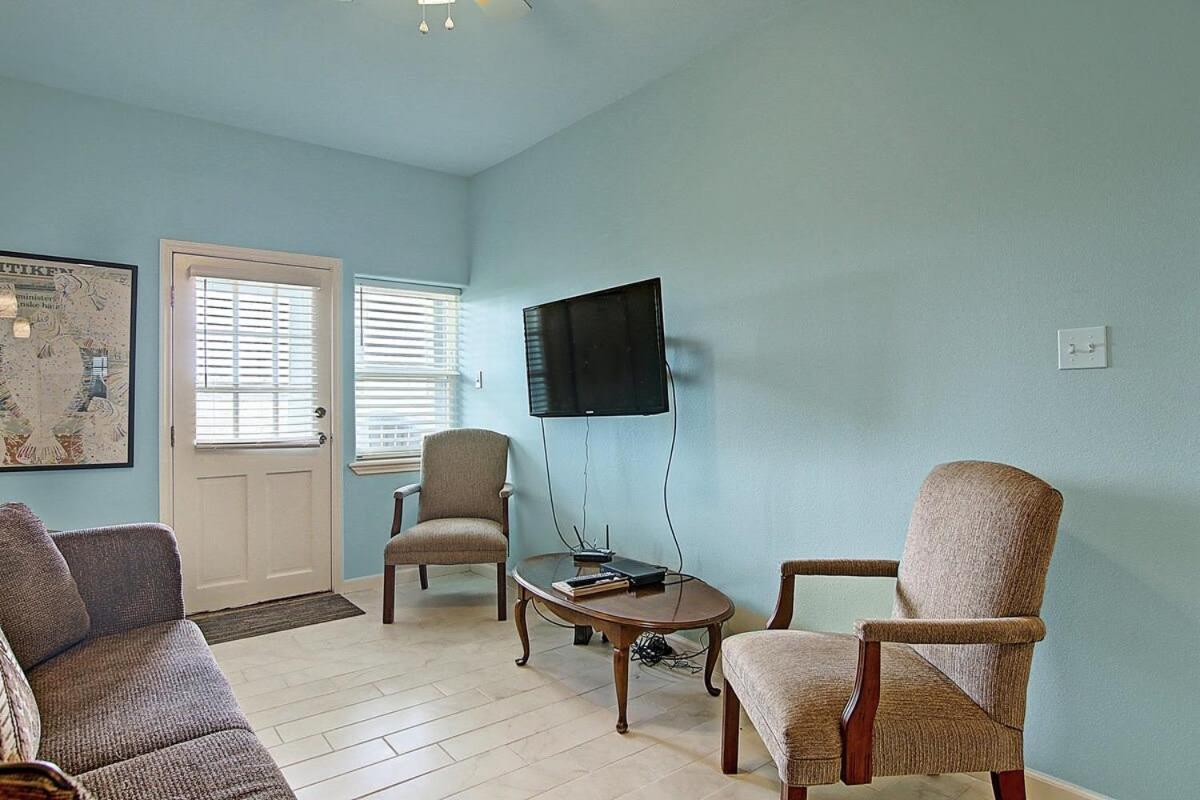 Captain Quarter'S 1 Bedrm Unit At Sea Isle Village Порт Арансас Екстериор снимка