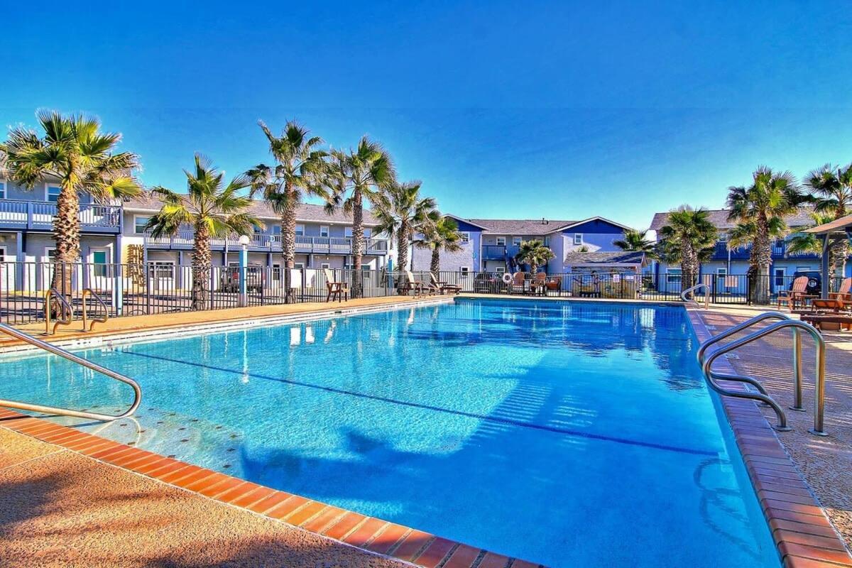 Captain Quarter'S 1 Bedrm Unit At Sea Isle Village Порт Арансас Екстериор снимка