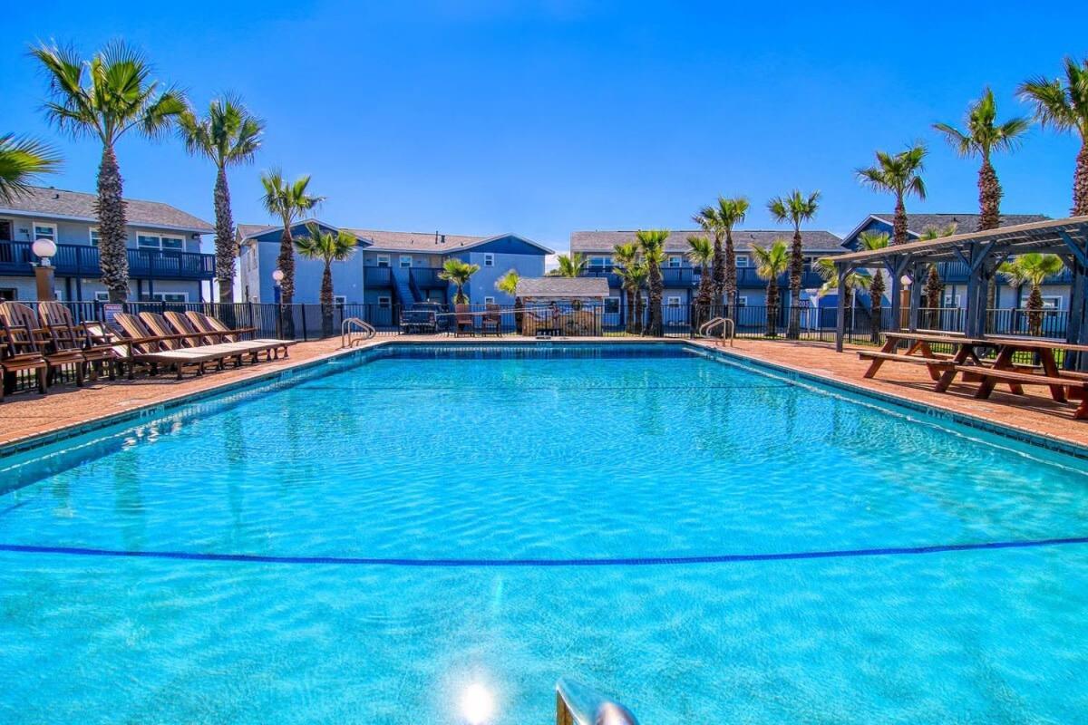 Captain Quarter'S 1 Bedrm Unit At Sea Isle Village Порт Арансас Екстериор снимка